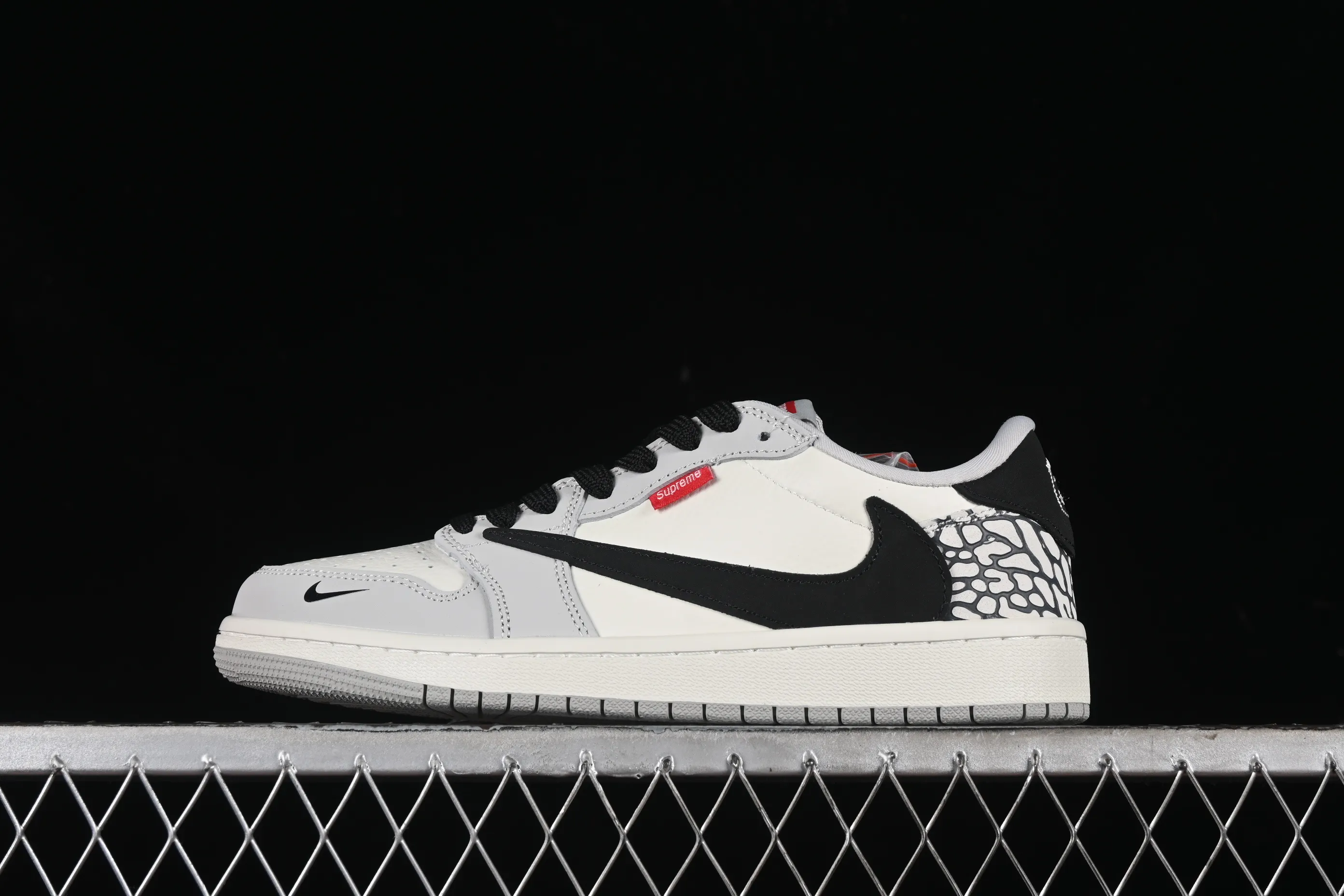 All Categories Air Jordan Jordan Series Basketball Shoes Air Jordan 1 Low High-end Customized Low-top Shoes Travis Scott x Fragment Design x Air Jordan 1 Low OG SP AJ1 Joe 1 Supreme United-Smoky Stone Low-top Cultural Casual Shoes JH6089-003